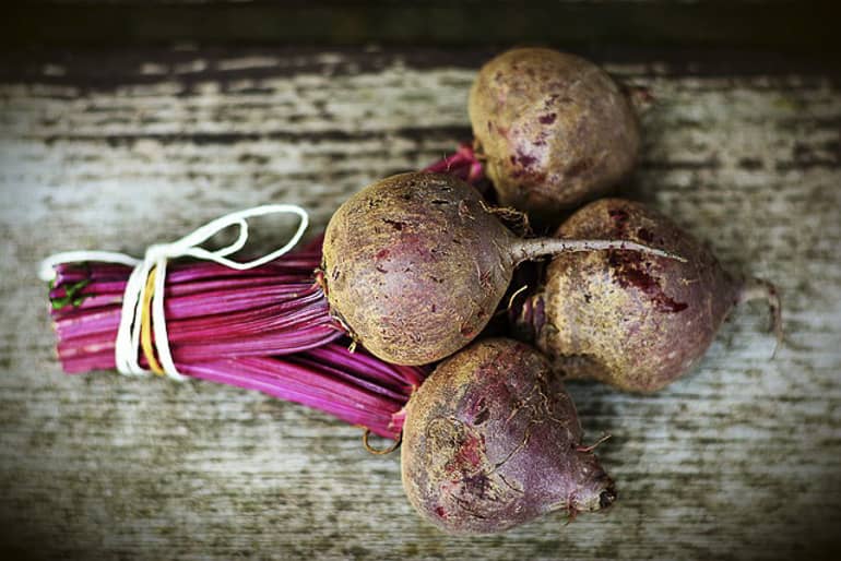 decouv-retz-produits-frais-et-locaux-chez-vous-en-un-clic-livraison-pornic-agglo-et-pays-de-retz-legumes-betteraves-botte