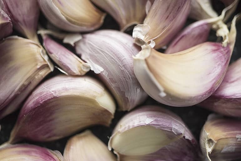 decouv-retz-produits-frais-et-locaux-chez-vous-en-un-clic-livraison-pornic-agglo-et-pays-de-retz-legumes-gousses-ail-violet