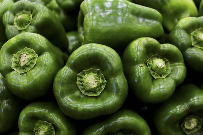 decouv-retz-produits-frais-et-locaux-chez-vous-en-un-clic-livraison-pornic-agglo-et-pays-de-retz-legumes-poivrons-verts