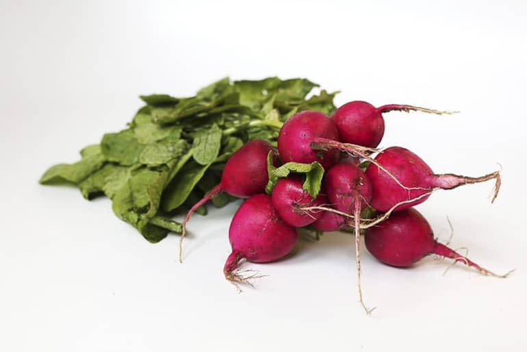 decouv-retz-produits-frais-et-locaux-chez-vous-en-un-clic-livraison-pornic-agglo-et-pays-de-retz-legumes-radis-2(1)